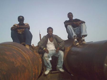 diss & fugitif  & afro